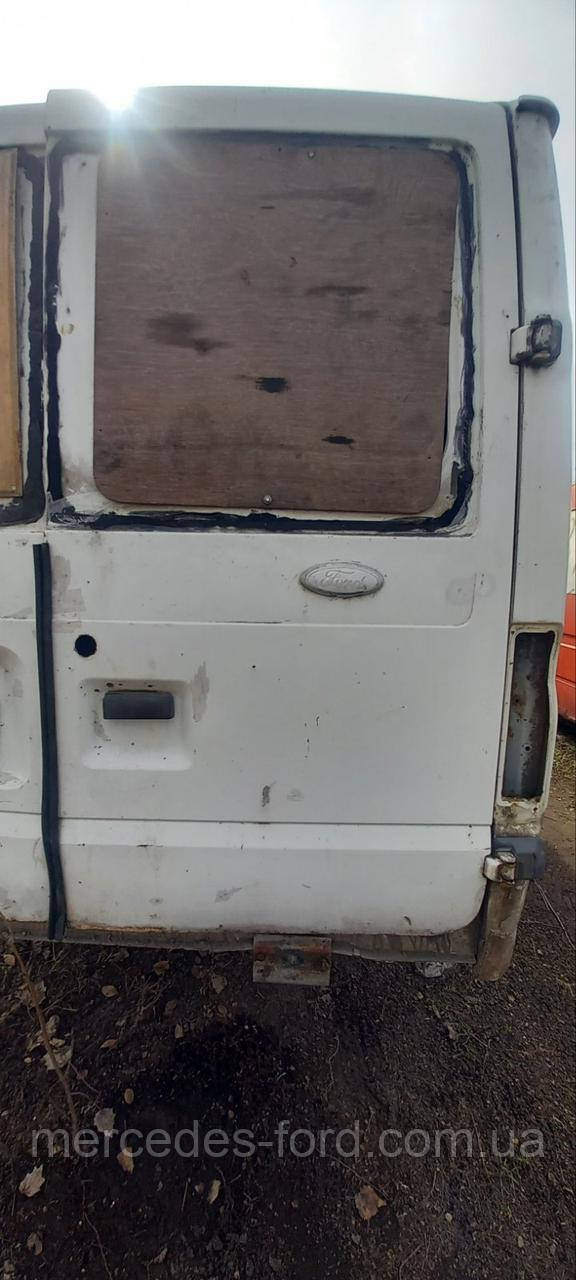 Двері задні двостулкові низькі (1500 мм) права б.у Ford Transit 2.0 TDI / 2.2 TDCI / FWD Форд Транзит 2000-2013, фото 1