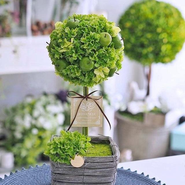 Топіарій зі штучної зелені