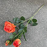 Штучні квіти гілка троянда-трійка 67 см силікон листя поморанчеві, фото 4
