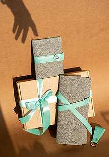 Жіночий подарунковий набір аксесуарів з фетру Ольборг