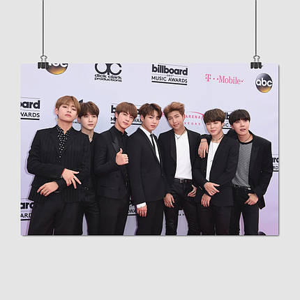 Плакат "БТС, біля стіни з логотипами, Bangtan Boys, BTS", 40×60см, фото 1