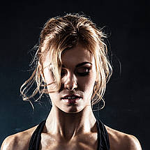 Плакат "Дівчина тримає дві гантелі", 40×60см, фото 2