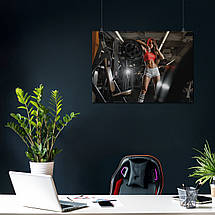 Плакат "Дівчина в червоному топі серед тренажерів", 43×60см, фото 3