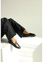Демісезонні жіночі закриті туфлі з натуральної шкіри у чорному кольорі