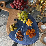Дошка для подачі сиру та вина з дерева та епоксидної смоли 47*25 см, фото 3