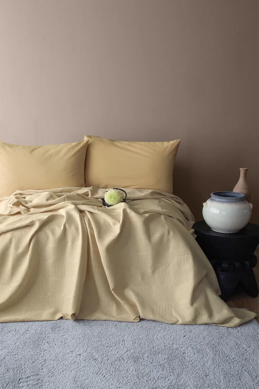 Постільна білизна з пледом Issimo Summerpunch 220 х 240 см Beige