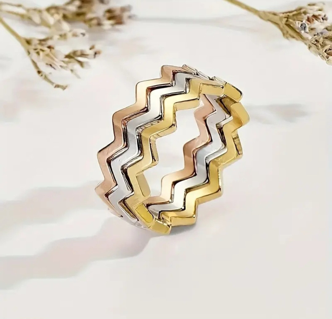 Комплект кілець 18 розмір із трьох відтінків позолоти медична сталь Stainless Steel код 6712