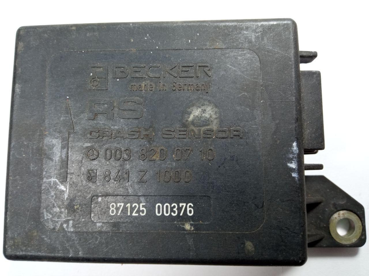 Електронний блок керування Mercedes Diesel Becker 003 820 07 10 / 0038200710 / 841 Z 1000 / 841Z1000 / 87125 00376 / MB190