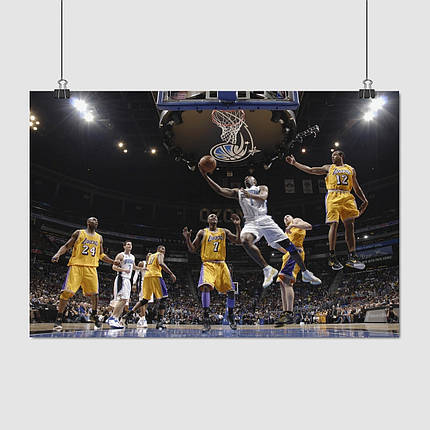 Плакат "Баскетболісти Lakers у стрибку біля кошика", 40×60см, фото 1