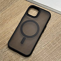 Матовий чохол на iPhone 15. Захищений, чорного кольору, напівпрозорий ззаду