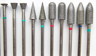 Стартові набори фрез і аксесуарів для апаратного манікюру, педикюру