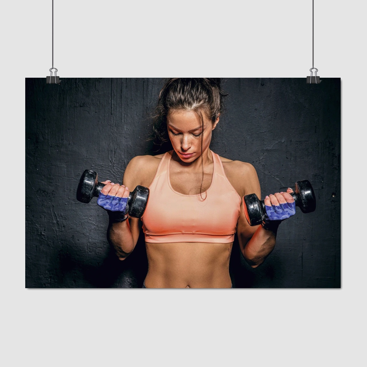 Плакат "Дівчина з двома гантелями, шейпінг", 40×60см