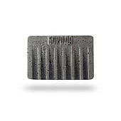 Бетонна мильниця з написом Борода