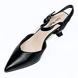 Жіночі шкіряні босоніжки чорного кольору на каблуку G44-02H-Y021Y розмір 36, фото 7