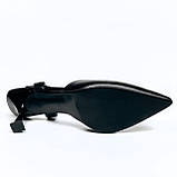 Жіночі шкіряні босоніжки чорного кольору на каблуку G44-02H-Y021Y розмір 36, фото 8