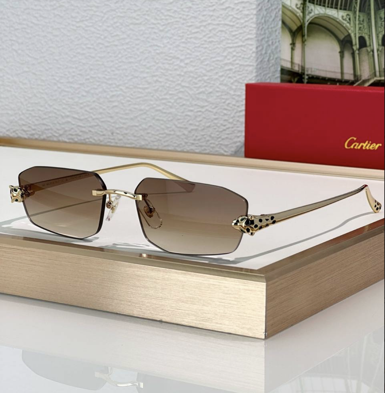 Жіночі прямокутні коричневі сонцезахисні окуляри Cartier Panthere de Cartier з пантерою карт'є