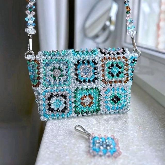 Плетена сумочка з намистин ронделів