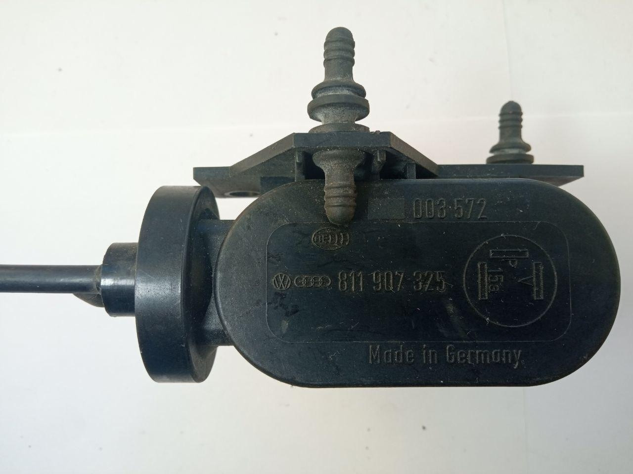 Насос круїз контролю Volkswagen / Audi 100 C4 Hella 003 572 / 003572 / 811 907 325 / 811907325