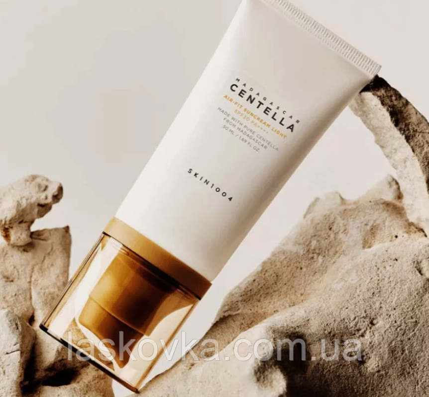 Ультралегкий сонцезахисний крем SKIN1004 Madagascar Centella Air-Fit Suncream Light SPF30 PA++++ 50 мл