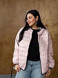 Стильна стьобана жіноча демісезонна коротка куртка утеплена ''Роббі'', фото 9