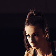 Плакат "Бодібілдерша віджимається на гирях", 60×43см, фото 2