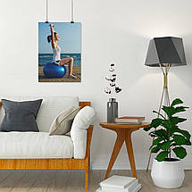 Плакат "Дівчина сидить на кулі", 60×43см, фото 4