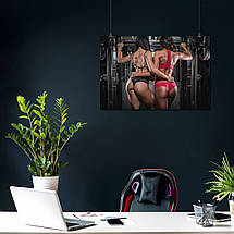 Плакат "Дівчата позують у спортзалі біля штанги", 40×60см, фото 3