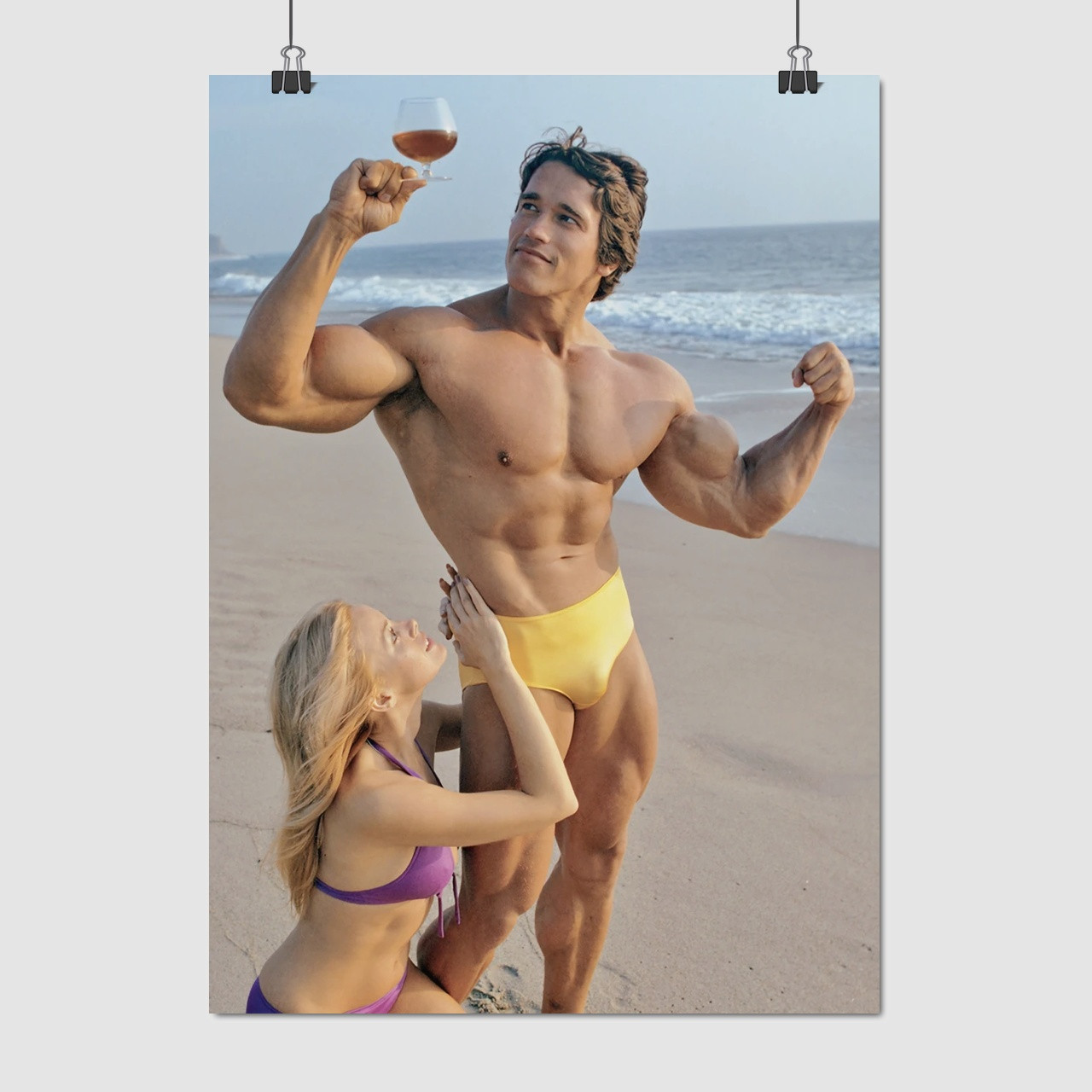 Плакат "Арнольд Шварценеггер з дружиною та келихом, Arnold Schwarzenegger", 60×43см