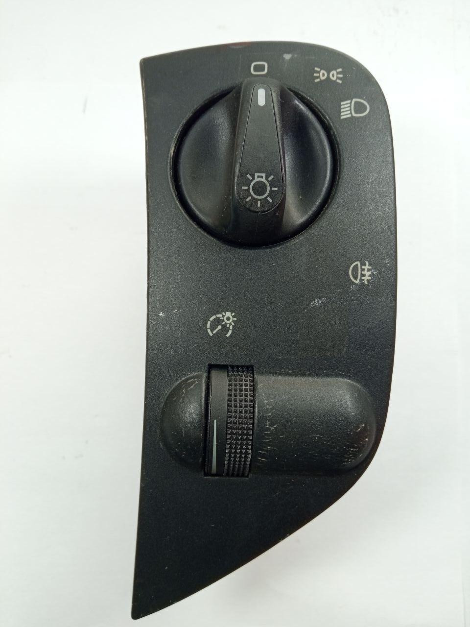 Панель кнопок Volkswagen Polo 6N 6N 941 531 H / 6N941531H / 0137, фото 1