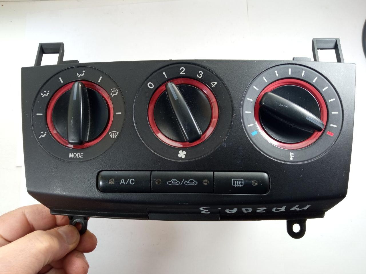 Панель кнопок Mazda 3 BP4K / 40713 / C4601