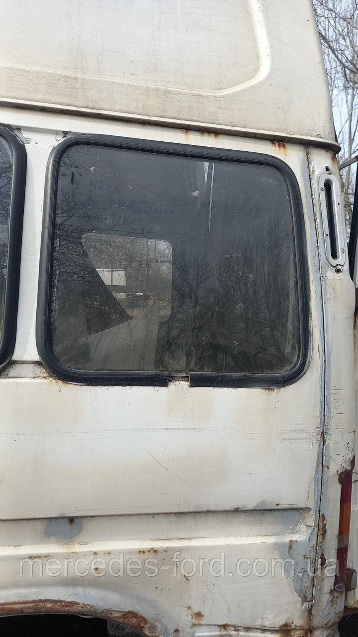 Скло кузова салону бічне ліве б.у (62х57 см) Ford Transit 2.5 D дизель / довга база Форд Транзит 1986-2000, фото 1