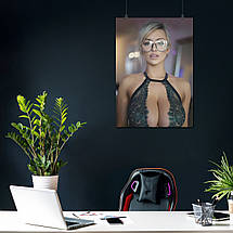 Плакат "Ліндсі Пелас у окулярах", 60×43см, фото 3