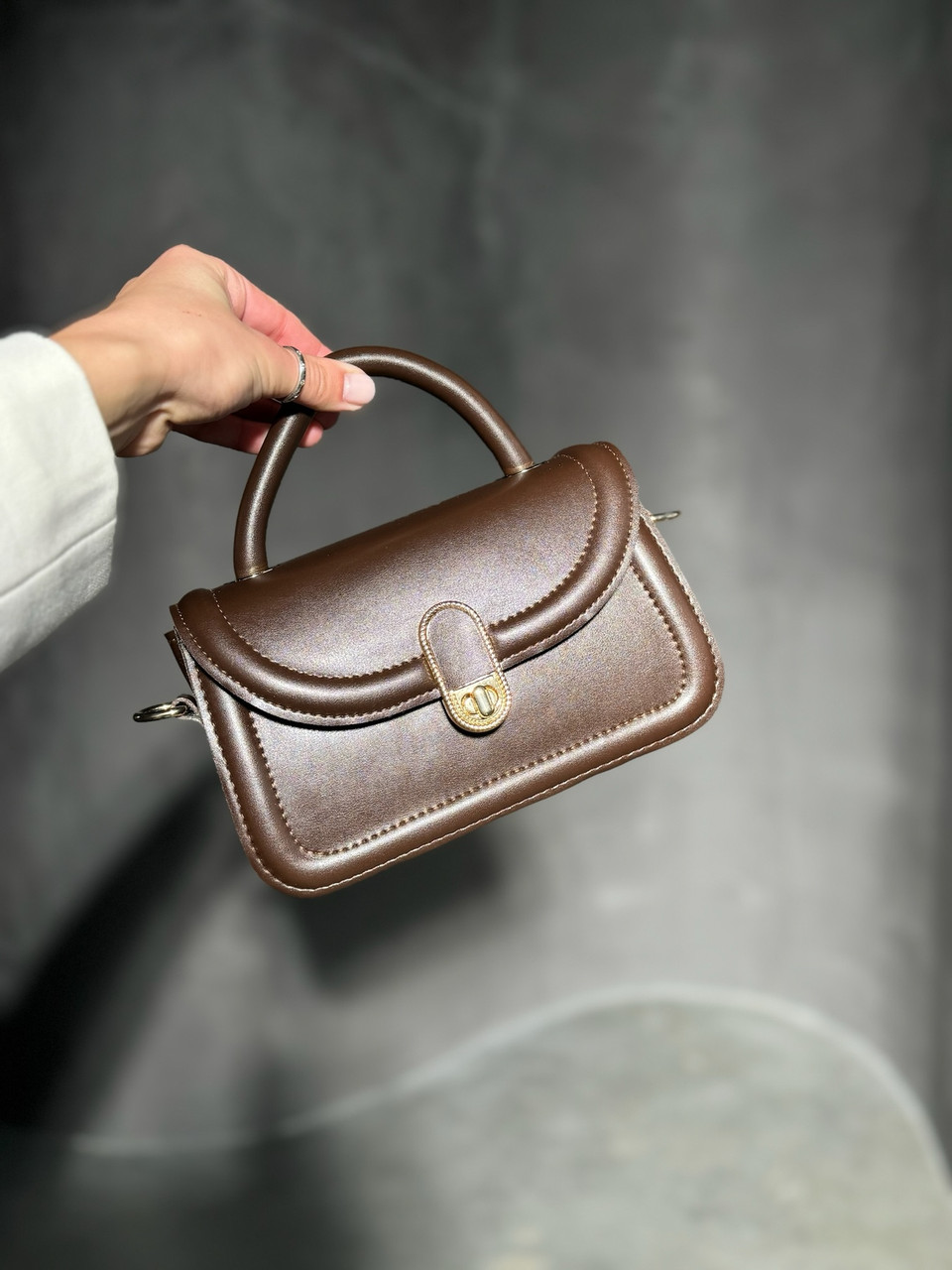 Жіноча сумка крос-боді 13*21 см із клапаном зі штучної шкіри в різних кольорах Nata, фото 1