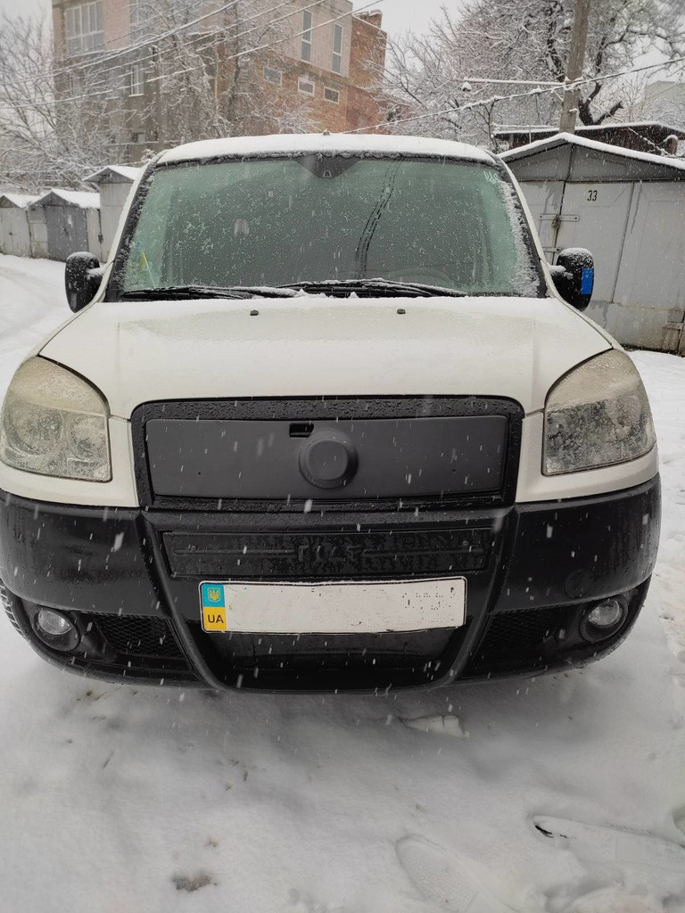 Верхня зимова накладка на решітку Глянцева для Fiat Doblo I 2005-2010 рр, фото 1