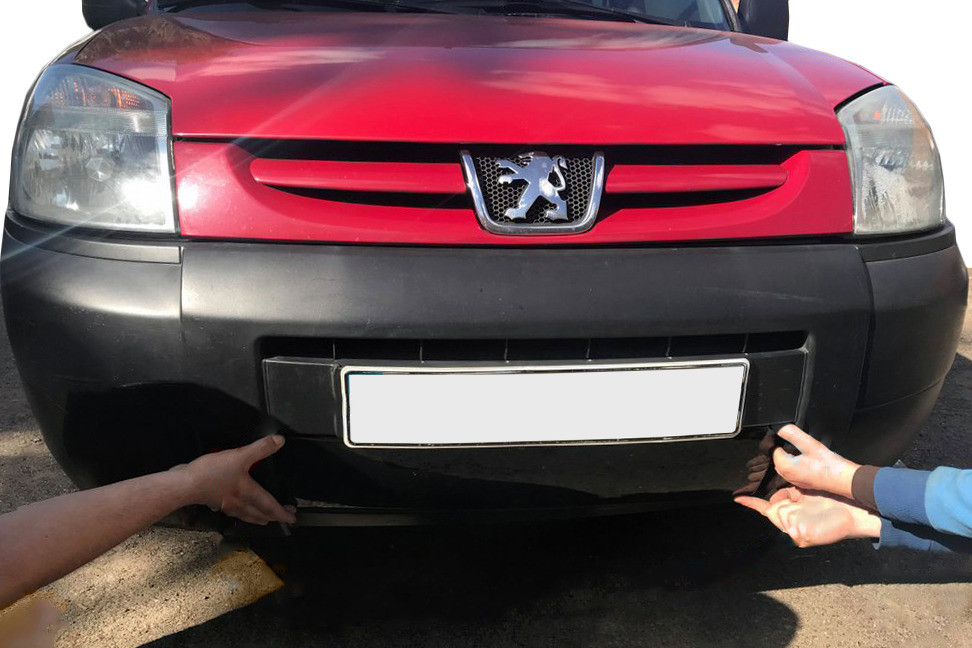 Зимова решітка (2003-2008) Глянцева для Peugeot Partner рр, фото 1