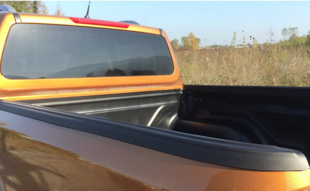 Накладка на кант борту (2 шт.) для Nissan Navara/NP300 2016- рр, фото 1