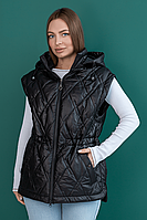 Жилет жіночий Сінті з відстібним каптуром кчорного кольору на кулісці