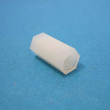 PLFF-M3-12 Дистанціюється стійка: 12 мм: Nylon 66, 94V-2, Внутр.резьба: M3. ключ: 5,5 мм.