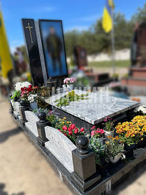 Консультація: 096 332 70 70 | Монумент для ЗСУ з імпортного граніту вісконт вайт та чорного габра.