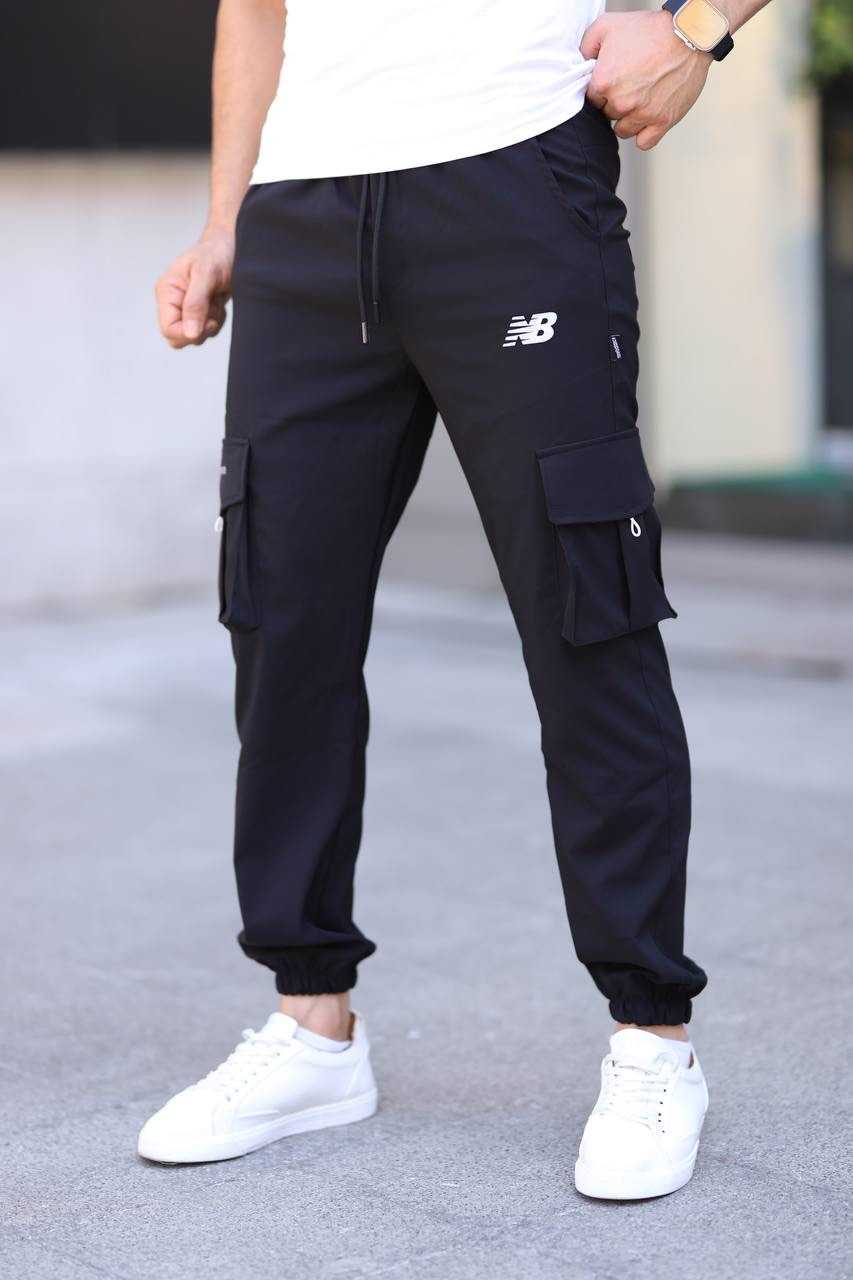 Чоловічі штани карго New balance чорні Джогери Нью Баланс із бічними кишенями