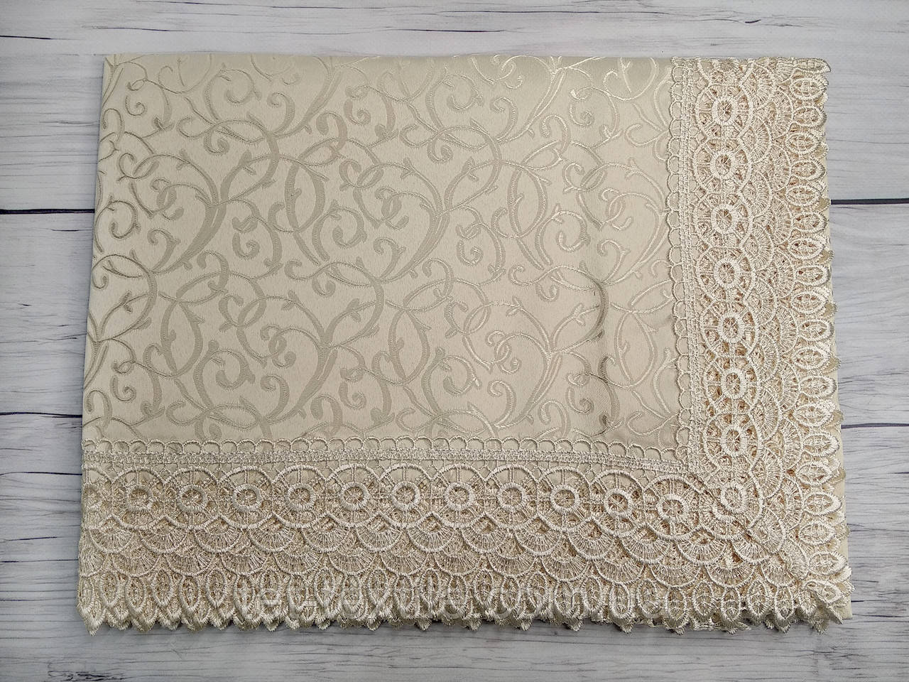 Скатертина з мереживом JR бежева 150x220cm