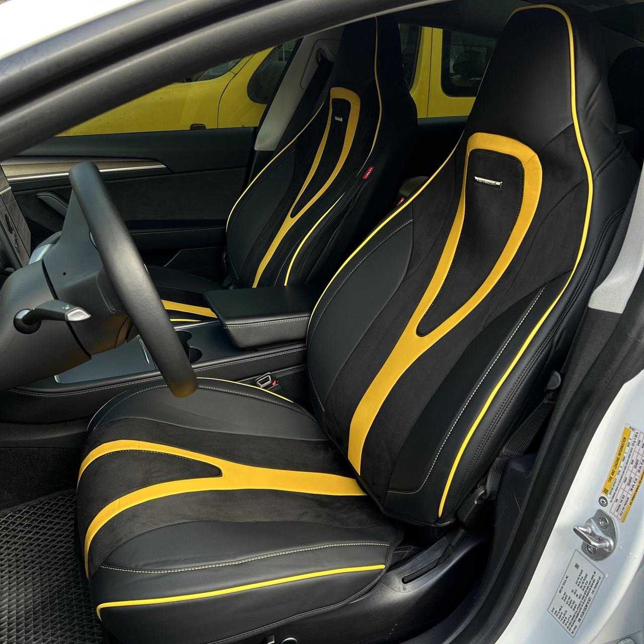 Повний комплект на сидіння CarFashion, модель Integral 5d, чорний/жовтий