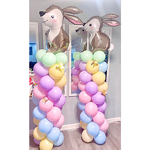 Фігури на підставці з кульок Кролики-мандрівники