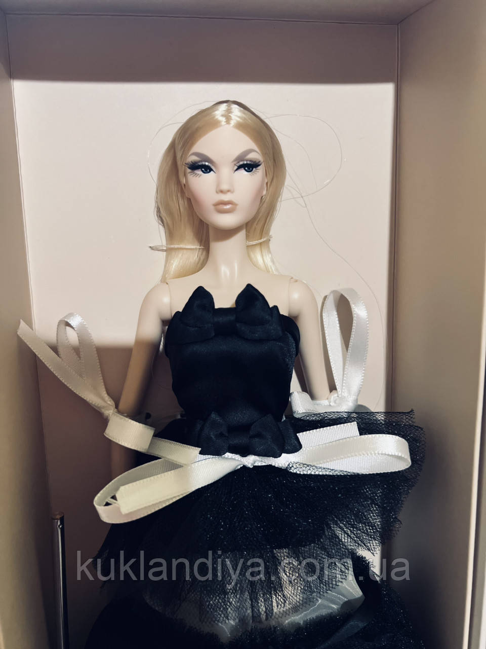 Кукла - JHD Toys Mizi Black Bow Tie Convention, фото 1