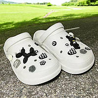 Класичні білі крокси з джебітсами 40р