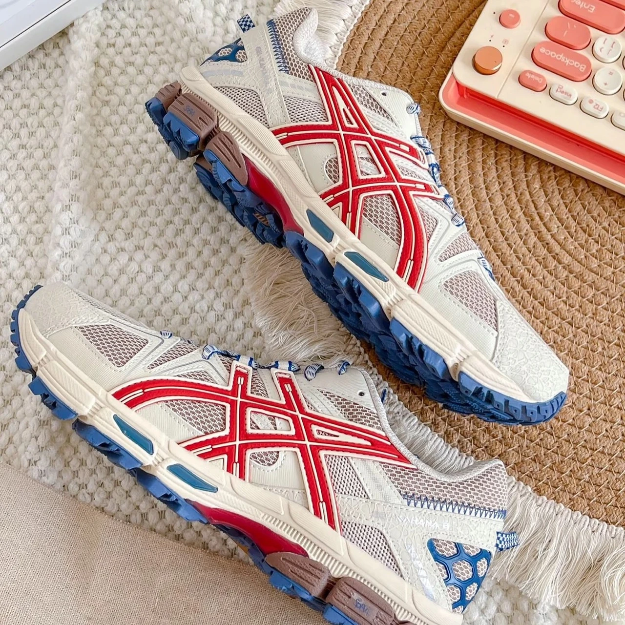 ASICS Gel Kahana 8 Beige Red Blue, фото 1