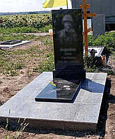 Памятник из гранита с надгробной плитой 1