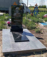 Памятник из гранита с надгробной плитой 2