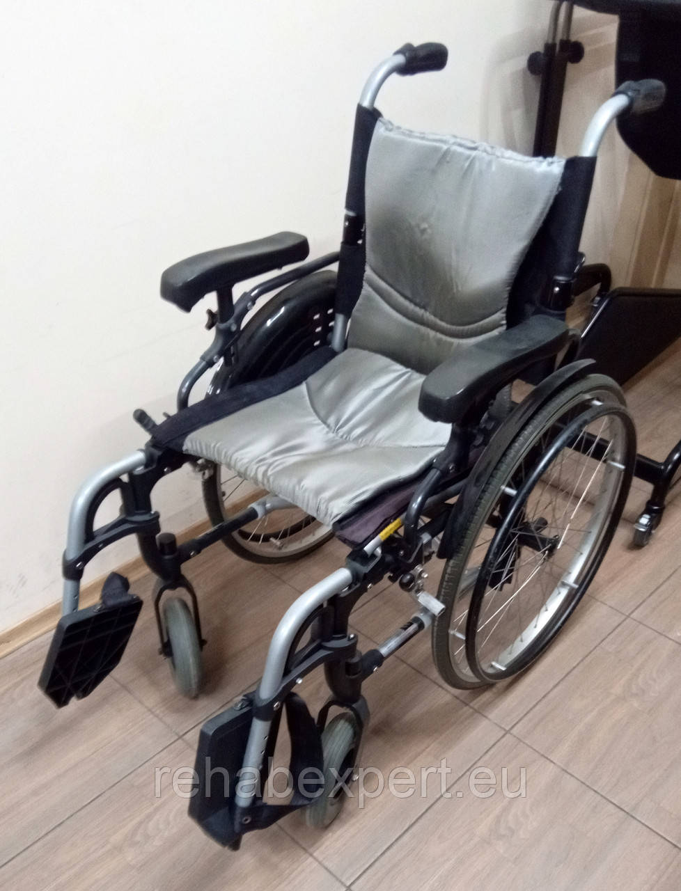 Б/У У Ультра легка Алюмінієва Інвалідна Коляска KARMA S — ERGO 305 Ergonomic Ultra Light Wheelchair Used