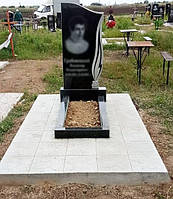 Вертикальный памятник из гранита 1
